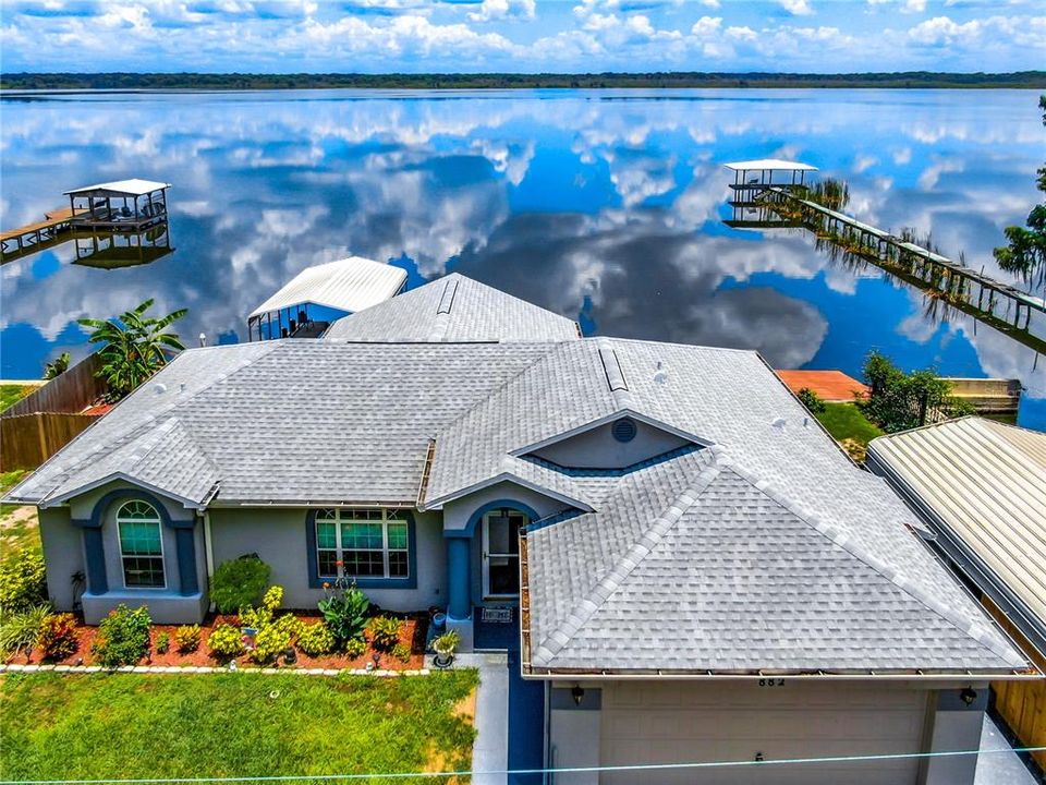 THIS GORGEOUS HOME IS RIGHT ON LAKE PANASOFFKEE