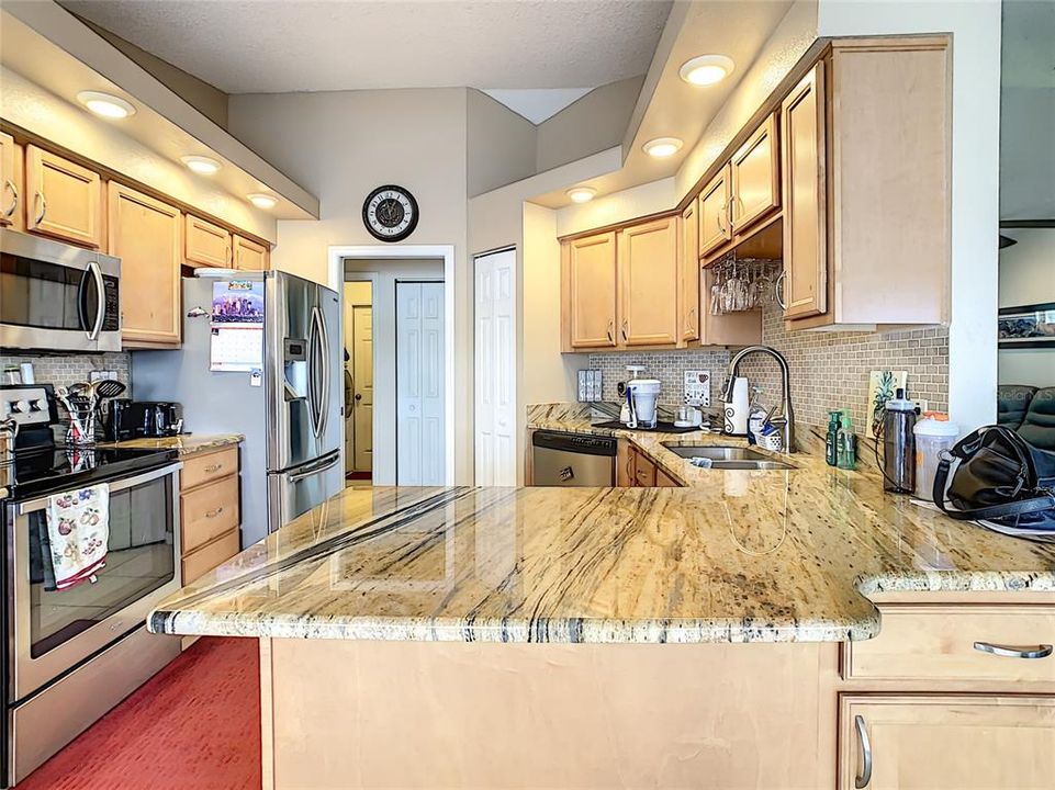 BEAUTIFUL COUNTERTOPS HERE IN THE KITCHEN