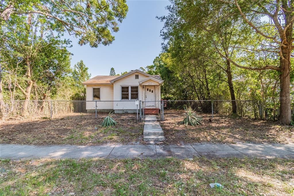 Recently Sold: $250,000 (4 beds, 2 baths, 1276 Square Feet)