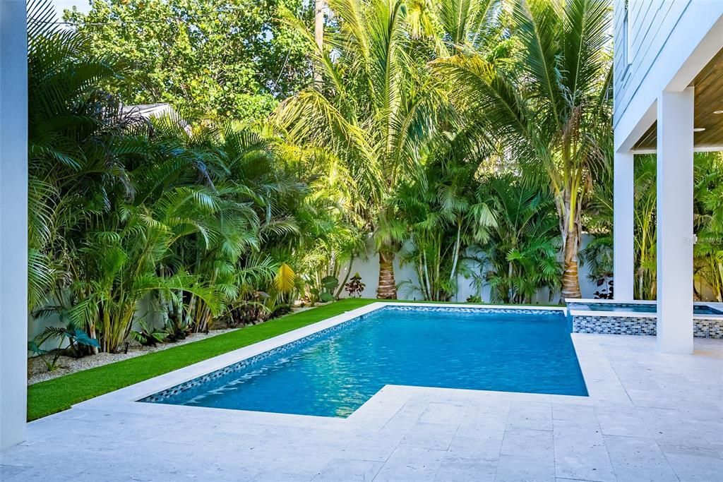 Recently Sold: $3,999,000 (4 beds, 3 baths, 2180 Square Feet)