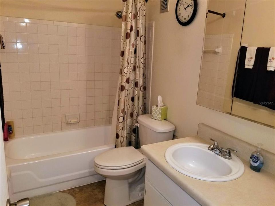 最近租的: $1,800 (2 贝兹, 1 浴室, 825 平方英尺)