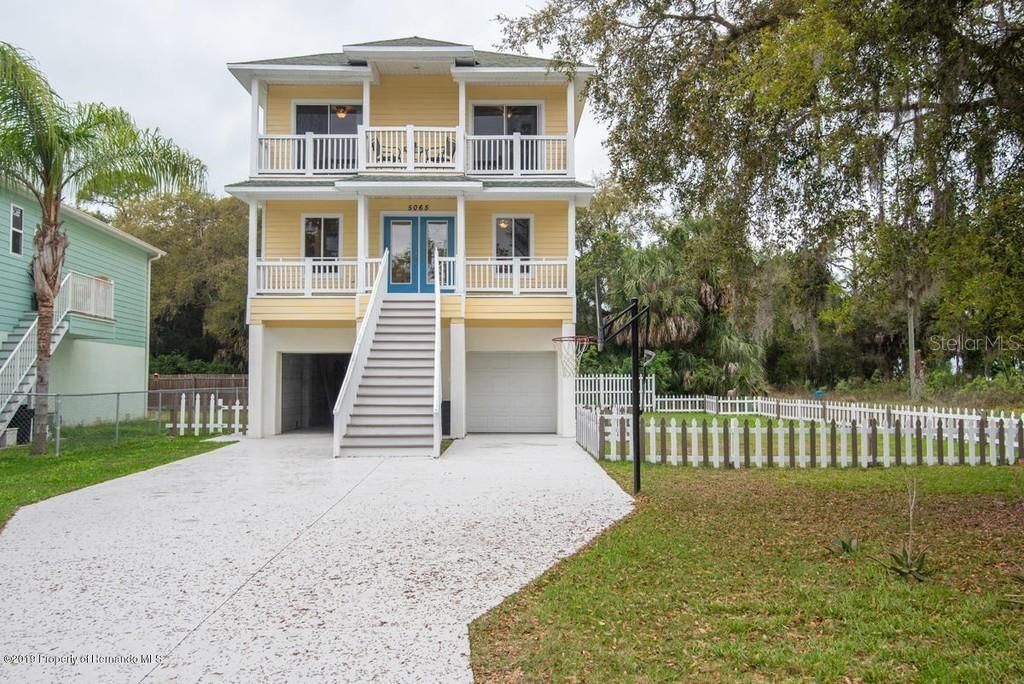 Recently Sold: $280,000 (3 beds, 3 baths, 1872 Square Feet)