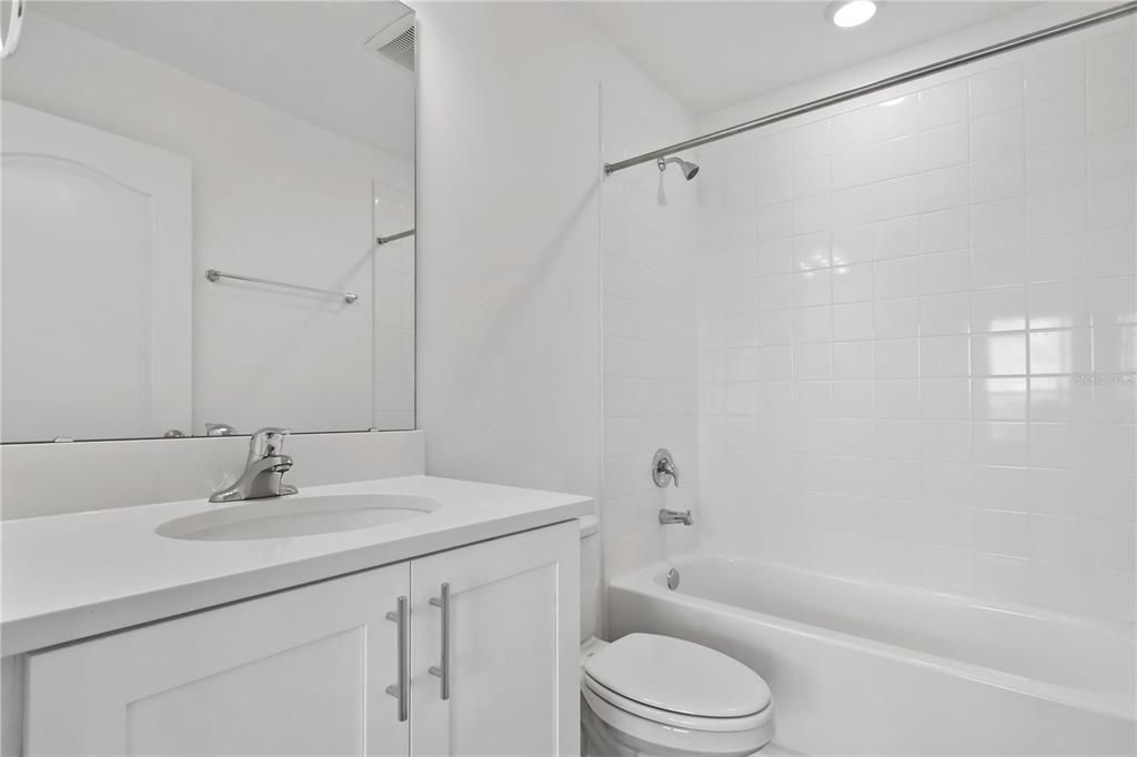 最近租的: $2,900 (3 贝兹, 3 浴室, 2016 平方英尺)