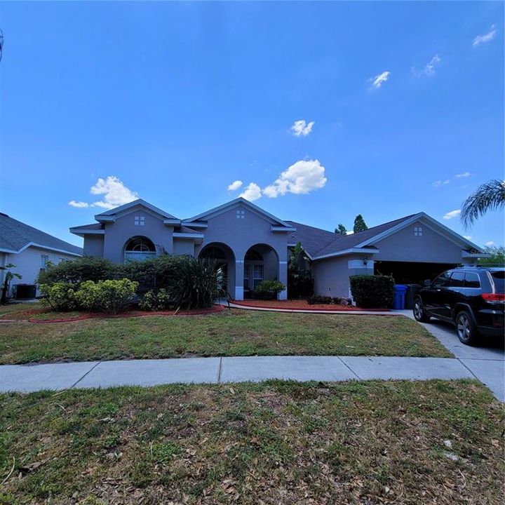 Recently Sold: $395,000 (4 beds, 3 baths, 2567 Square Feet)