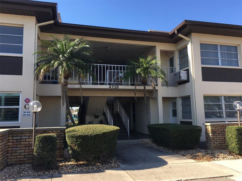 Recently Sold: $88,000 (1 beds, 1 baths, 850 Square Feet)