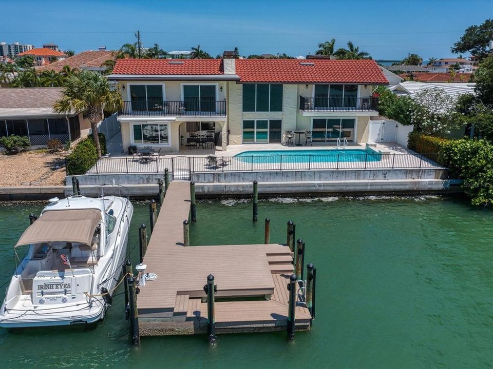 Recently Sold: $2,200,000 (5 beds, 3 baths, 3824 Square Feet)