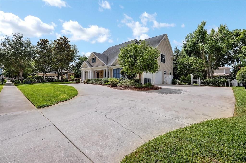 Recently Sold: $797,500 (4 beds, 3 baths, 4092 Square Feet)
