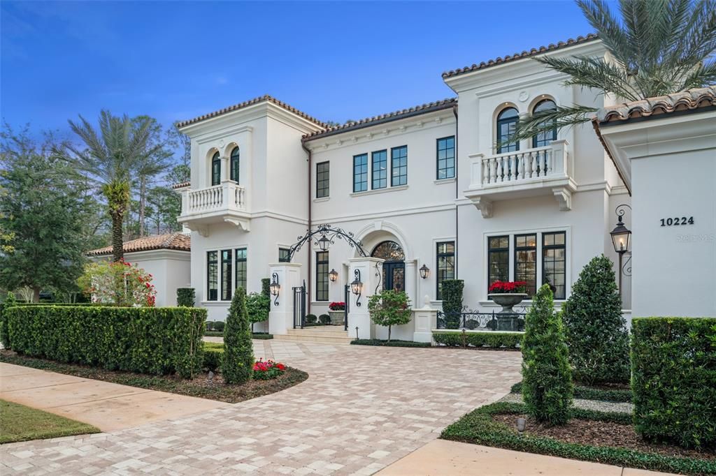 Recently Sold: $11,850,000 (6 beds, 6 baths, 8214 Square Feet)