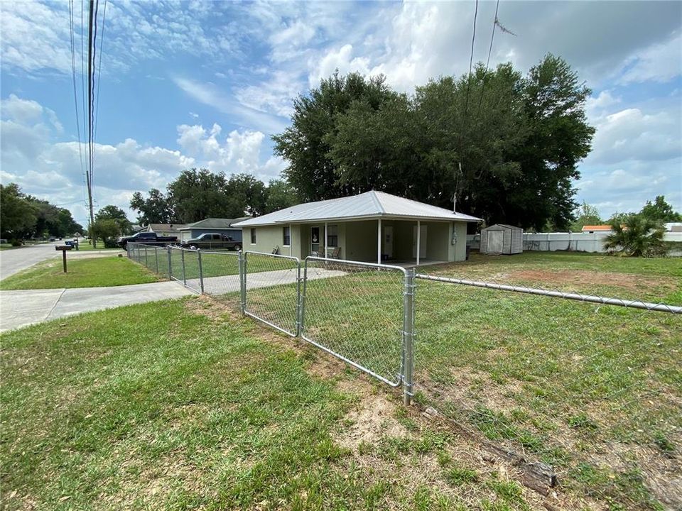 Recently Sold: $165,000 (3 beds, 2 baths, 984 Square Feet)