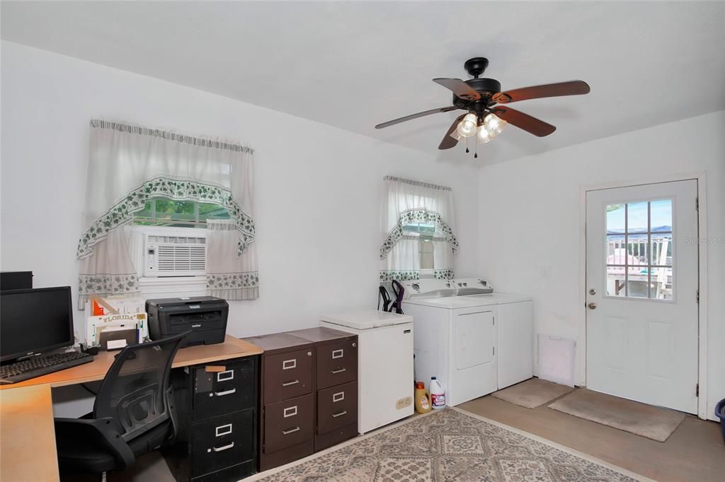 Recently Sold: $200,000 (2 beds, 1 baths, 828 Square Feet)