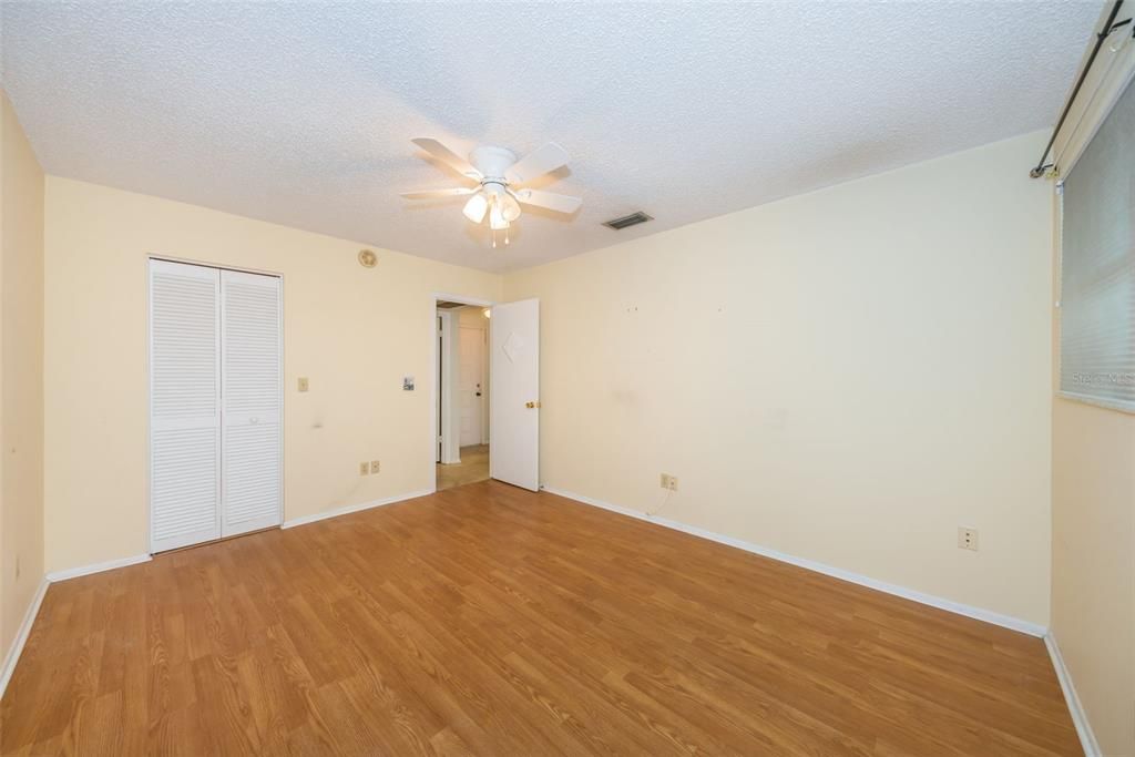 Recently Sold: $119,998 (1 beds, 1 baths, 595 Square Feet)