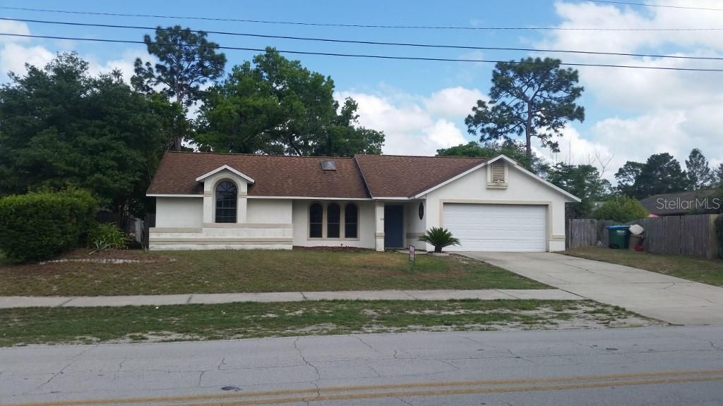 Recently Rented: $1,700 (3 beds, 2 baths, 1747 Square Feet)