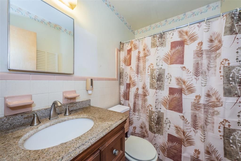 Recently Sold: $154,900 (2 beds, 1 baths, 1082 Square Feet)