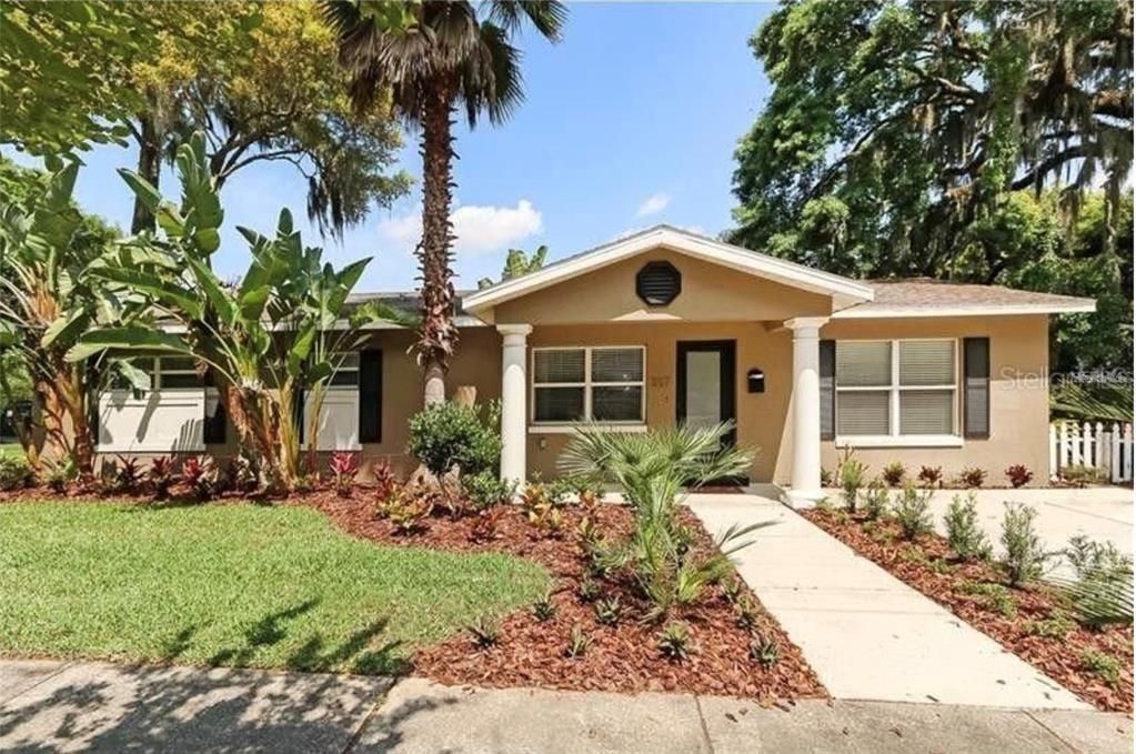 Recently Sold: $440,000 (3 beds, 3 baths, 1296 Square Feet)