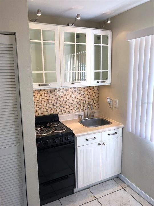 Recently Rented: $1,000 (1 beds, 1 baths, 745 Square Feet)