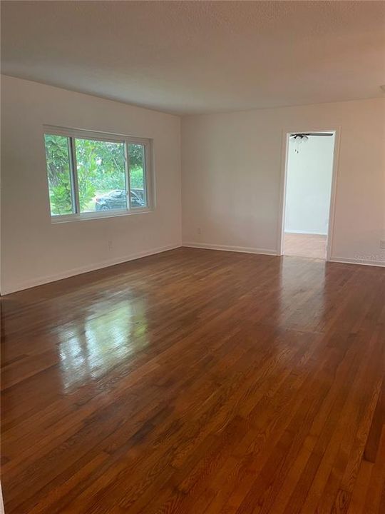 Recently Rented: $3,000 (3 beds, 2 baths, 1424 Square Feet)