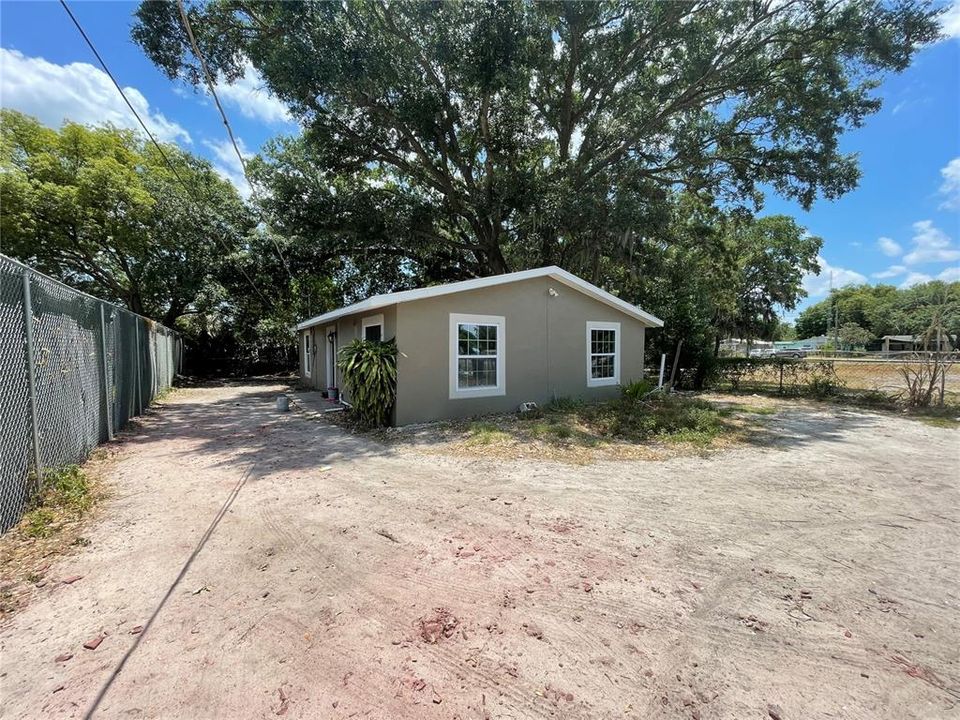 Recently Sold: $130,000 (3 beds, 1 baths, 1056 Square Feet)