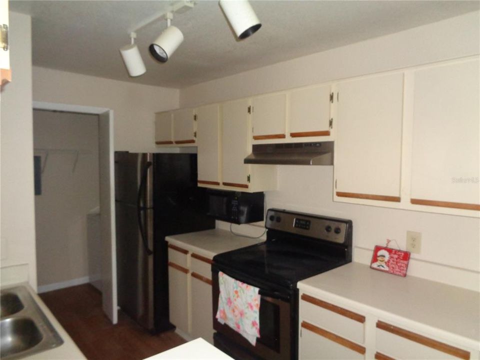 Recently Rented: $918 (1 beds, 1 baths, 580 Square Feet)