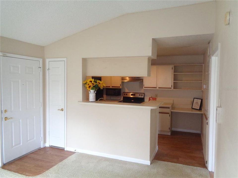 Recently Rented: $918 (1 beds, 1 baths, 580 Square Feet)