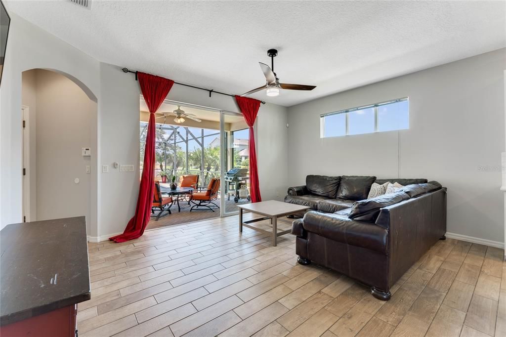 Recently Sold: $375,000 (4 beds, 2 baths, 2384 Square Feet)