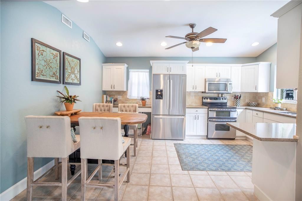 Recently Sold: $885,000 (3 beds, 2 baths, 2474 Square Feet)
