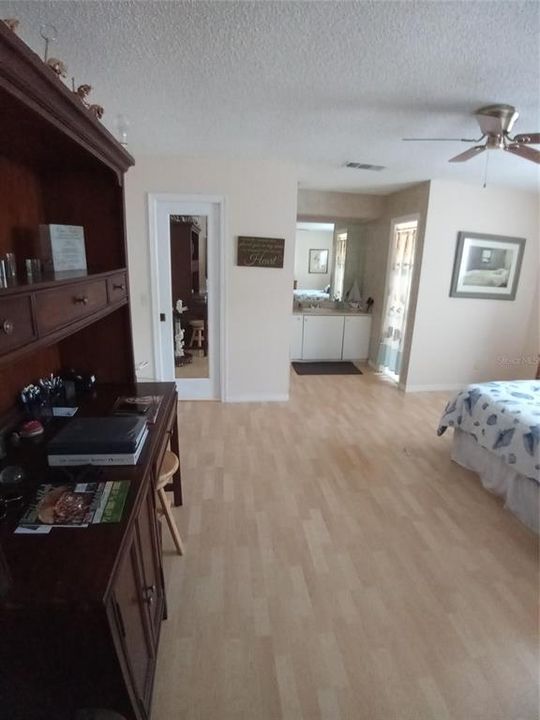 Vendido Recientemente: $325,000 (3 camas, 2 baños, 1270 Pies cuadrados)