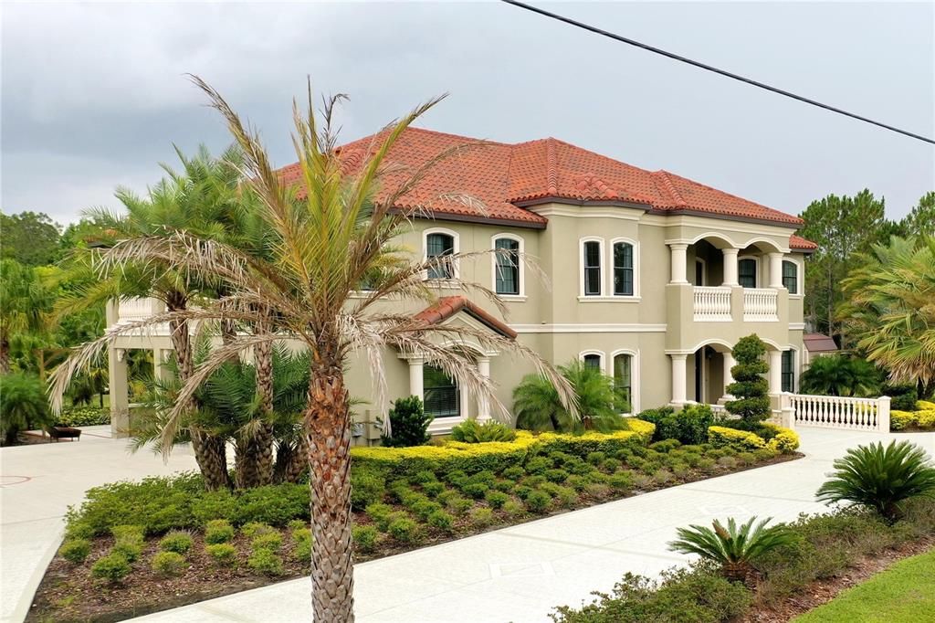 Recently Sold: $1,250,000 (5 beds, 4 baths, 4341 Square Feet)