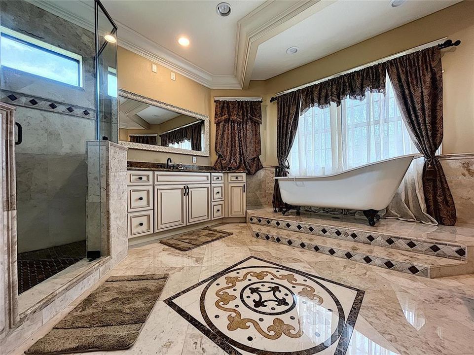 Недавно продано: $1,250,000 (5 спален, 4 ванн, 4341 Квадратных фут)