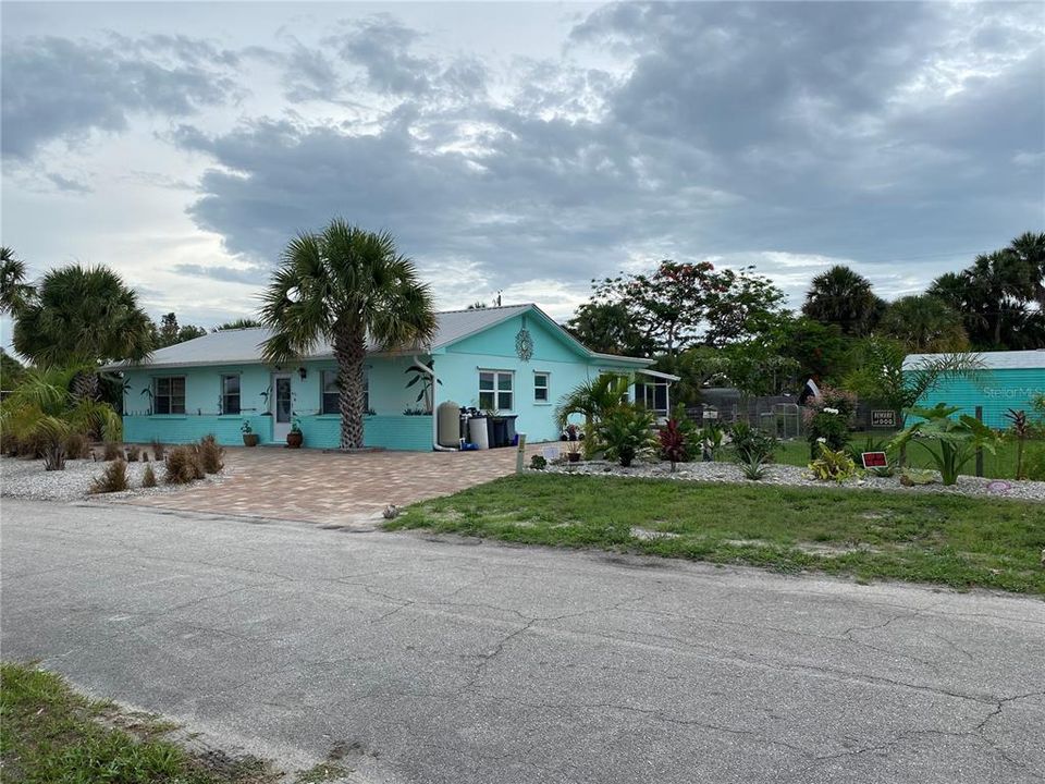 Recently Sold: $295,500 (3 beds, 2 baths, 1932 Square Feet)