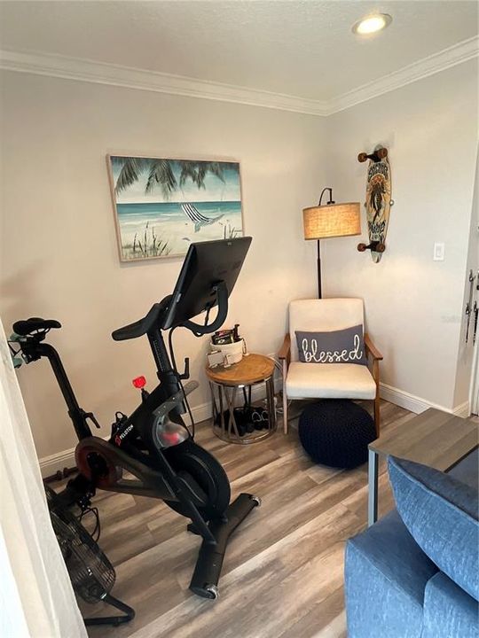 Active With Contract: $2,400 (1 beds, 1 baths, 646 Square Feet)