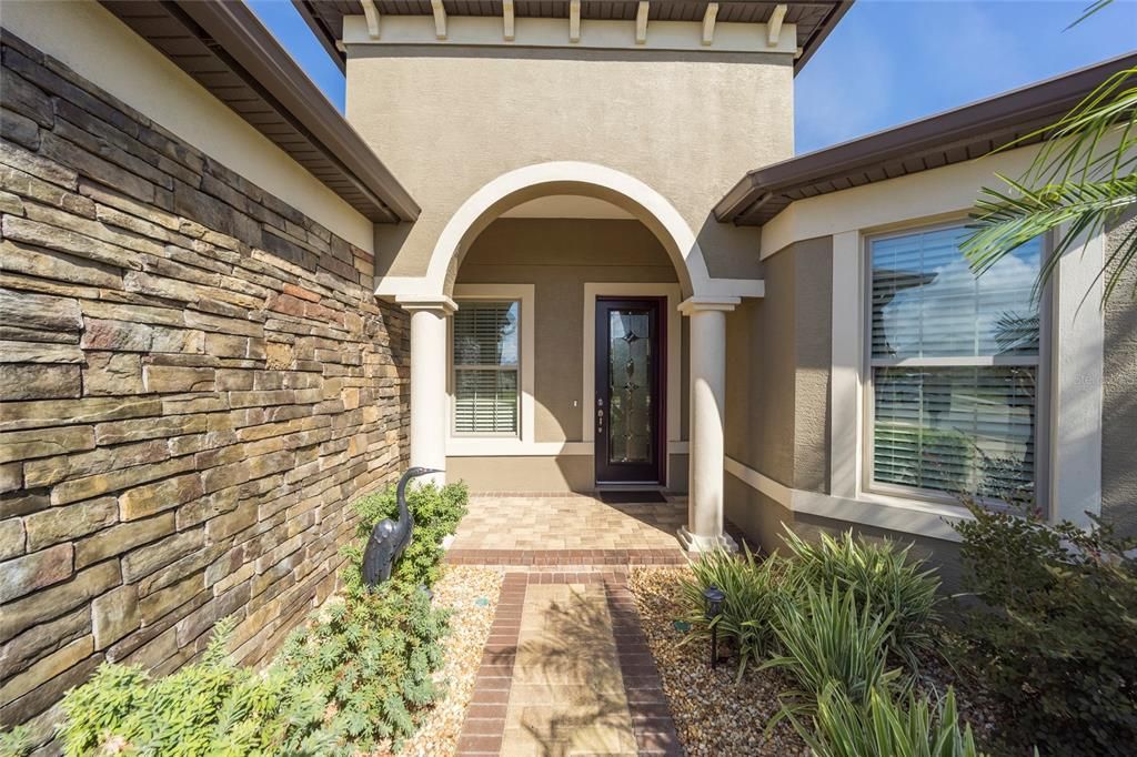 Recently Sold: $555,000 (3 beds, 3 baths, 2529 Square Feet)