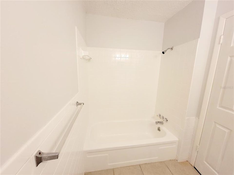最近售出: $189,900 (3 贝兹, 2 浴室, 1215 平方英尺)