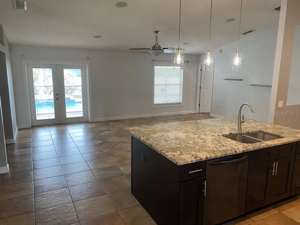 Recently Rented: $1,795 (3 beds, 2 baths, 2020 Square Feet)