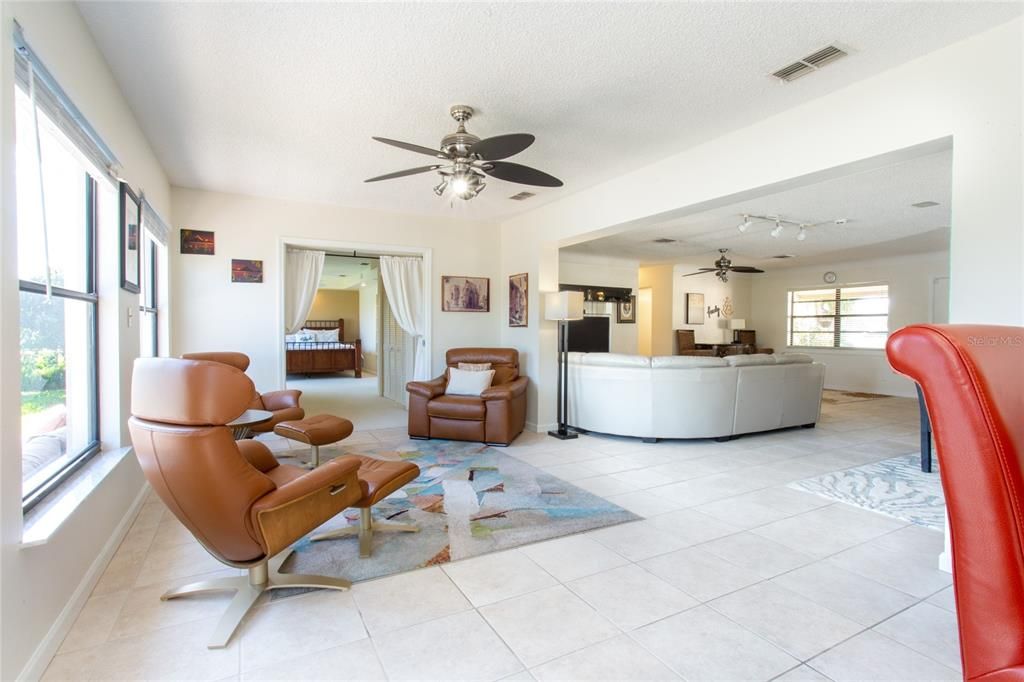 Recently Sold: $850,000 (3 beds, 2 baths, 2184 Square Feet)