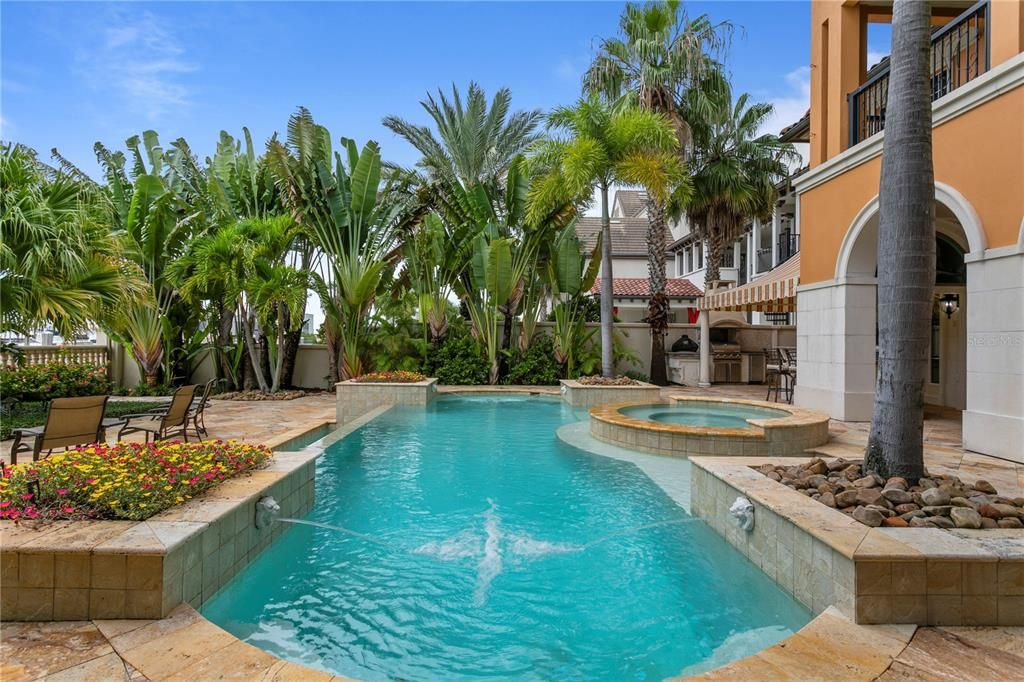 Recently Sold: $3,490,000 (4 beds, 6 baths, 6215 Square Feet)