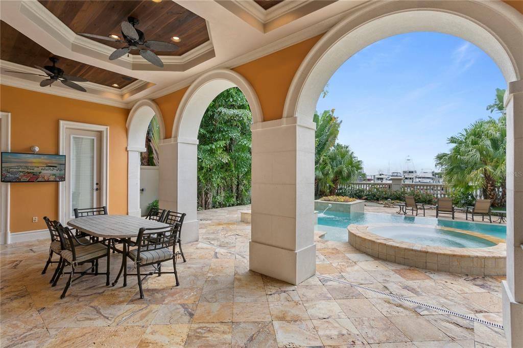 Recently Sold: $3,490,000 (4 beds, 6 baths, 6215 Square Feet)
