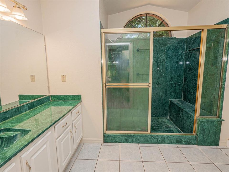 最近售出: $299,900 (3 贝兹, 2 浴室, 2612 平方英尺)