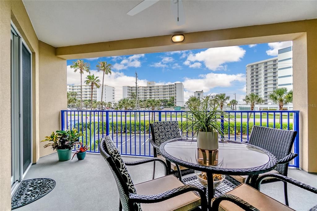 Recently Sold: $385,000 (2 beds, 2 baths, 1389 Square Feet)