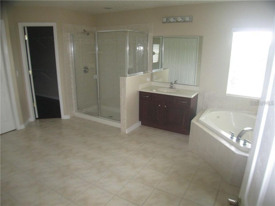Недавно арендовано: $2,500 (4 спален, 3 ванн, 3270 Квадратных фут)