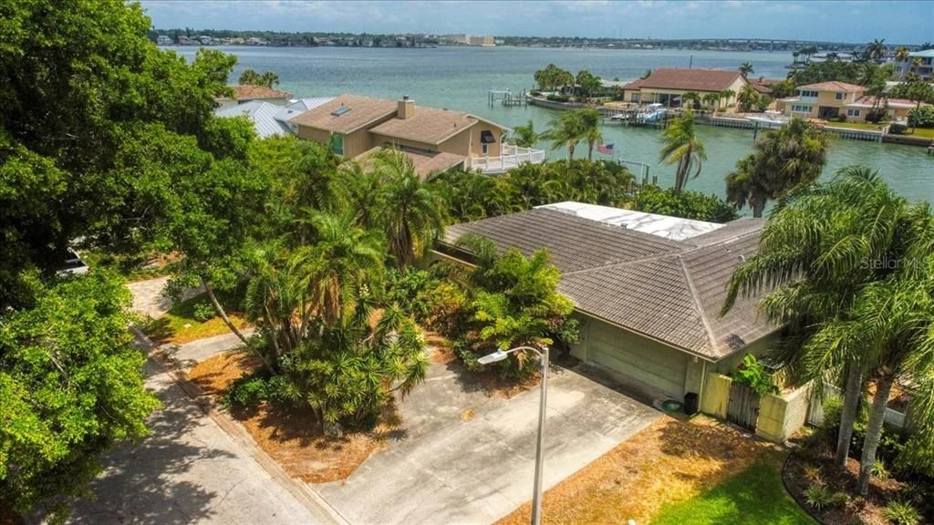 Recently Sold: $1,000,000 (3 beds, 2 baths, 2072 Square Feet)