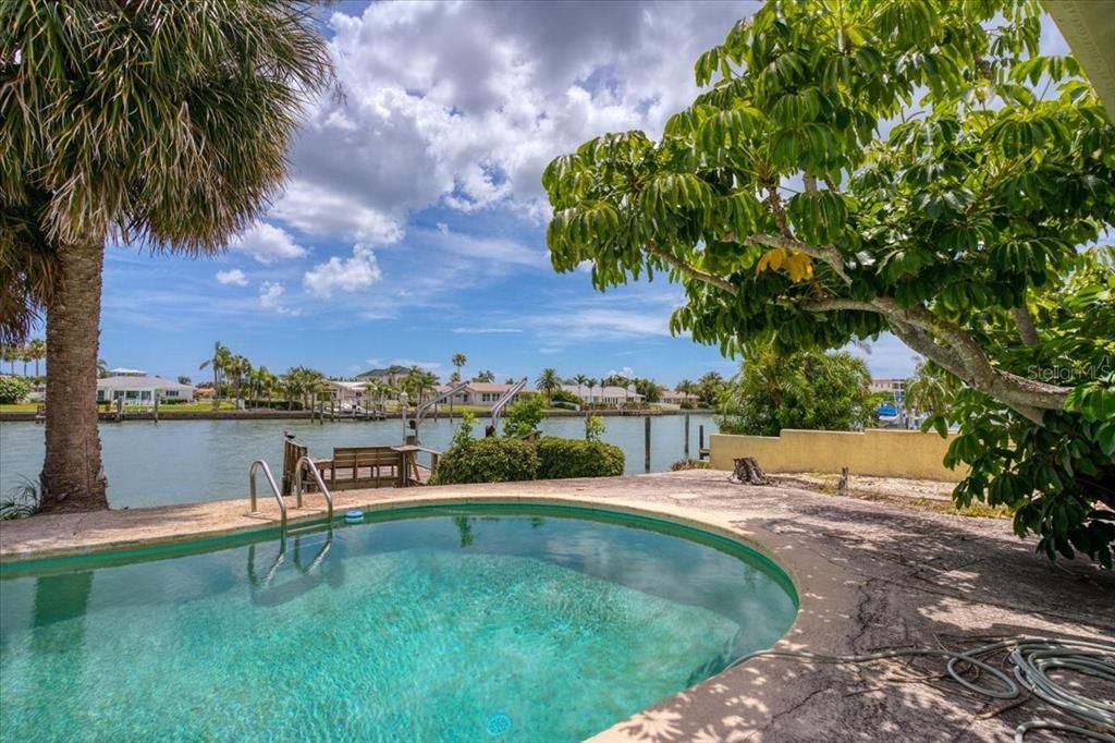 Recently Sold: $1,000,000 (3 beds, 2 baths, 2072 Square Feet)