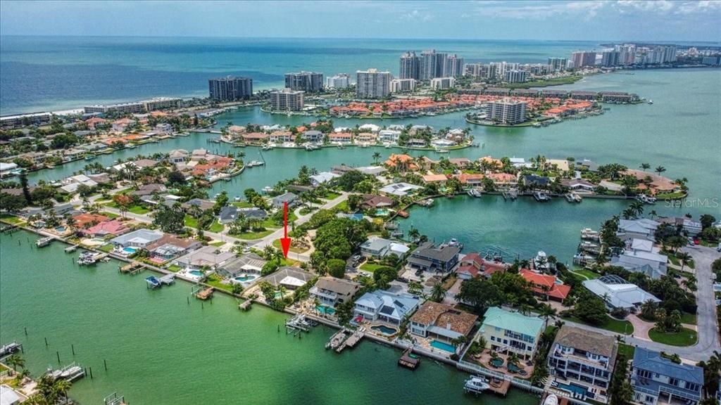 Recently Sold: $1,000,000 (3 beds, 2 baths, 2072 Square Feet)