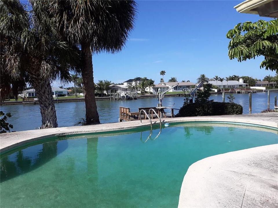 Recently Sold: $1,000,000 (3 beds, 2 baths, 2072 Square Feet)