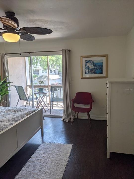 Recently Sold: $160,000 (1 beds, 1 baths, 751 Square Feet)