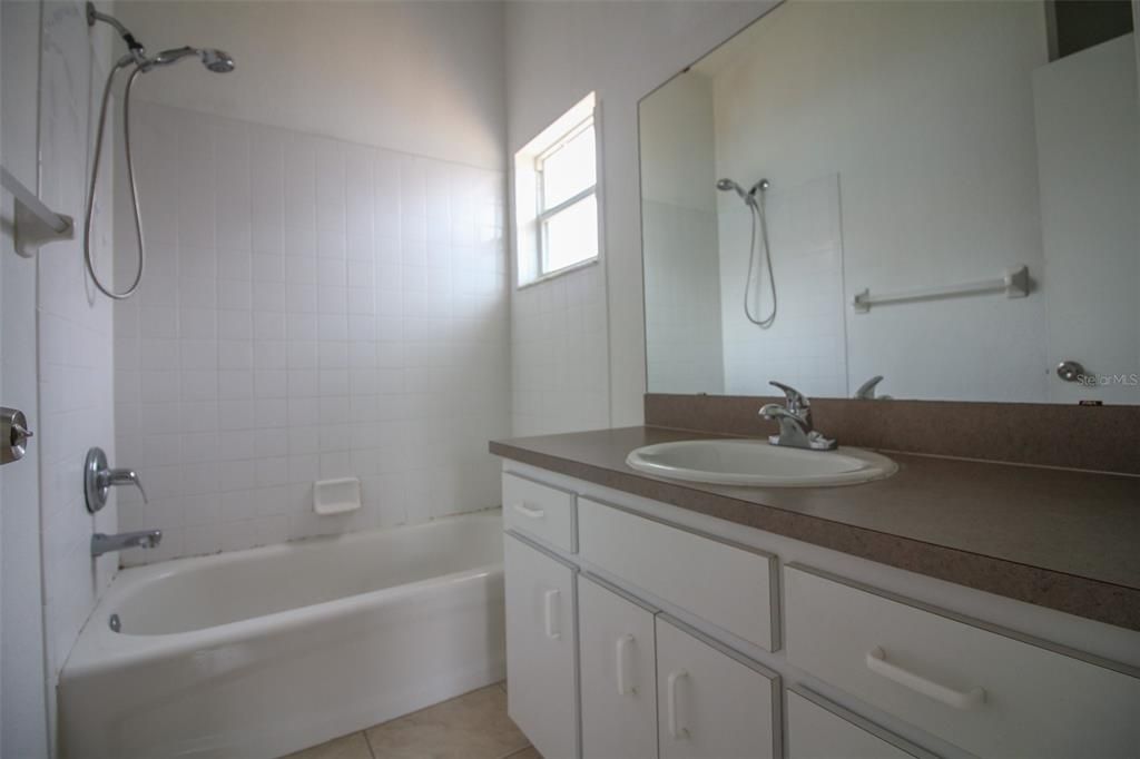 Недавно арендовано: $1,400 (3 спален, 2 ванн, 1108 Квадратных фут)