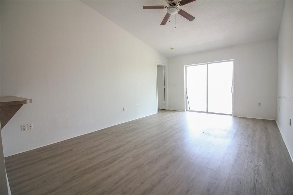 Recently Rented: $1,400 (3 beds, 2 baths, 1108 Square Feet)