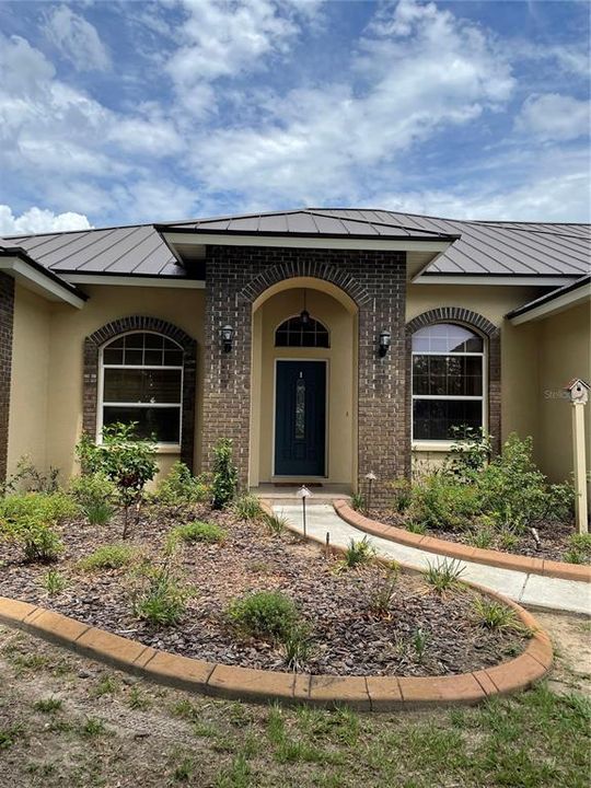 Recently Sold: $700,000 (4 beds, 3 baths, 3382 Square Feet)