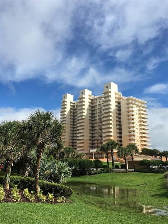 Recently Sold: $900,000 (2 beds, 2 baths, 1489 Square Feet)