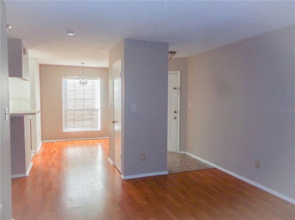 Recently Rented: $1,150 (1 beds, 1 baths, 868 Square Feet)