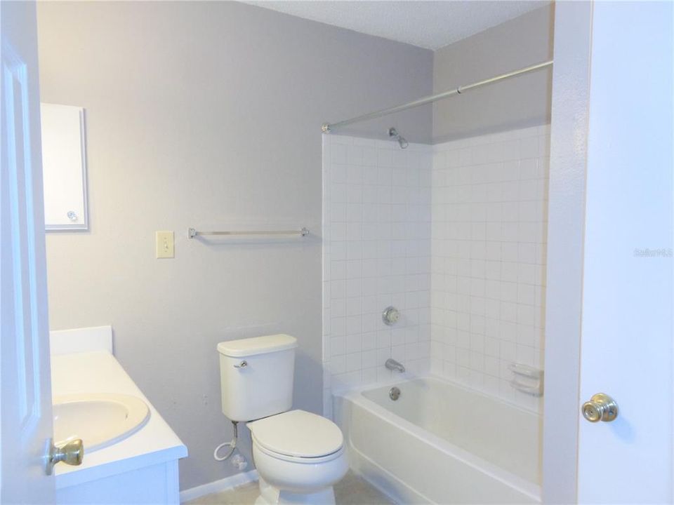 最近租的: $1,150 (1 贝兹, 1 浴室, 868 平方英尺)